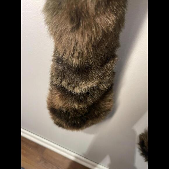 Childrens Wolf Hat from Calgary Zoo! - Picture 5 of 8